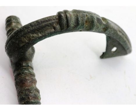 Large Ornate Iron Roman bow fibula, L: 52 mm. P&amp;P Group 0 (£5+VAT for the first lot and £1+VAT for subsequent lots) 