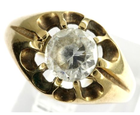 9ct gold ring set with a central cubic zirconia stone, size M, 2.1g. P&amp;P Group 1 (£14+VAT for the first lot and £1+VAT fo