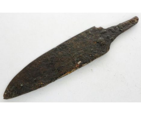 Viking Iron Age light spear head, L: 80 mm. P&amp;P Group 0 (£5+VAT for the first lot and £1+VAT for subsequent lots) 