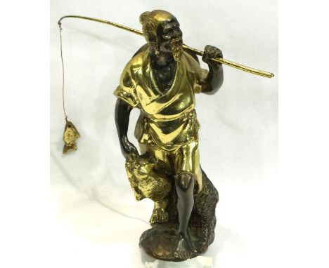 Bronze Chinese fisherman, H: 18 cm. P&amp;P Group 2 (£18+VAT for the first lot and £3+VAT for subsequent lots) 