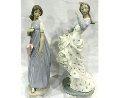 Two Nao figurines, largest H: 33 cm, no cracks or chips. P&amp;P Group 3 (£25+VAT for the first lot and £5+VAT for subsequent