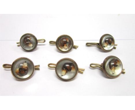A SET OF SIX VINTAGE HOUND BUTTONS Brass backed