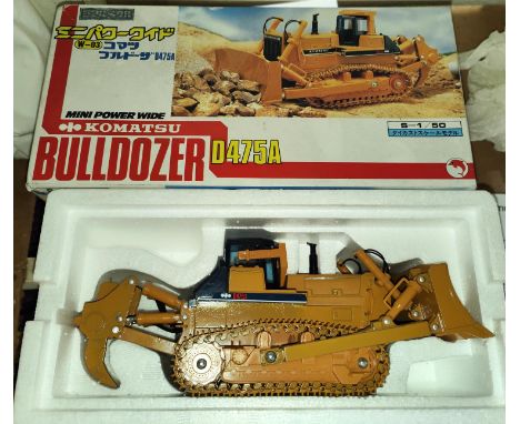 A Komatsu Mini Power Winch Bulldozer D475A scale 1/50 originally boxed 