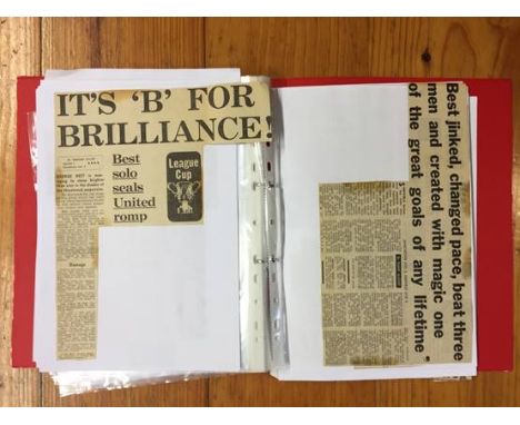 1971/72 Manchester United Original Newspaper + Match Reports: Collated to include some newspaper pictures. 123 Pages in ring 