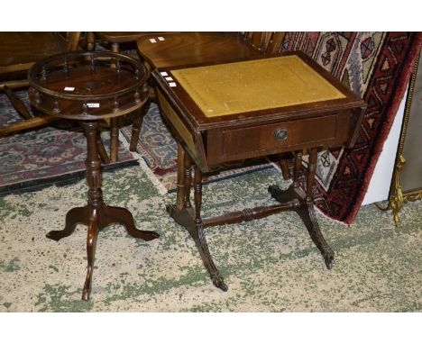 A reproduction mahogany sofa table of small proportions, a mahogany wine table (2)