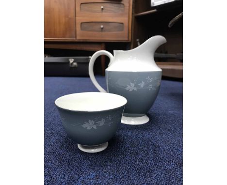 ROYAL DOULTON 'REFLECTIONS' TEA SERVICE
