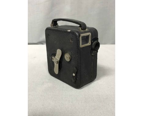 PATHESCOPE MOTOCAMERAin fitted case
