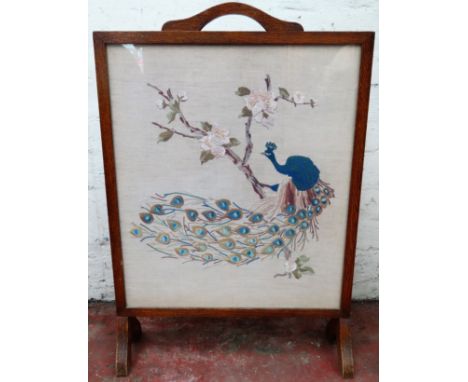 20th century oak framed embroidered firescreen. Approx. 76.5 x 52cms

reasonable used condition 