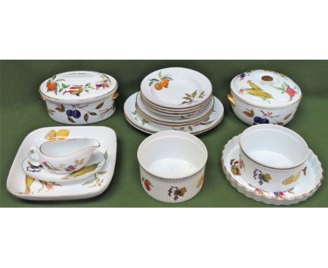 Royal Worcester Evesham dinnerware, Approx. 17 pieces

used and unchecked 