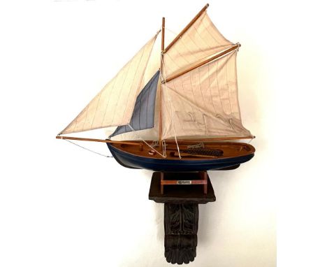 MODEL OF A SAILING PRAWNER, HULL APPROX 45cm

 