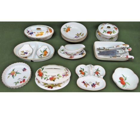 Royal Worcester Evesham dinnerware, Approx. 20 pieces

used and unchecked 