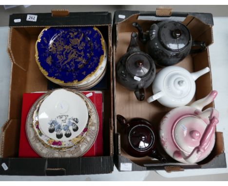 A mixed collection of ceramic items to include Earthen ware teapots, decorative pink and white teapots, Wedgwood commemorativ