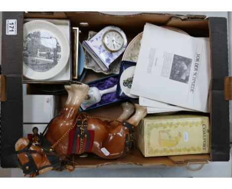 A mixed collection of ceramic items to include unbranded ceramic horse, Wedgwood pottery mantle clock, decorative calendar pl