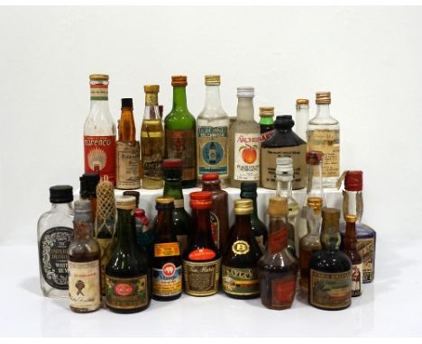 A SELECTION OF MINIATURES
Comprising: VINCENTE BOSCH ANISADO REFINADO - BADALONA - No capacity or strength; COINTREAU - No st