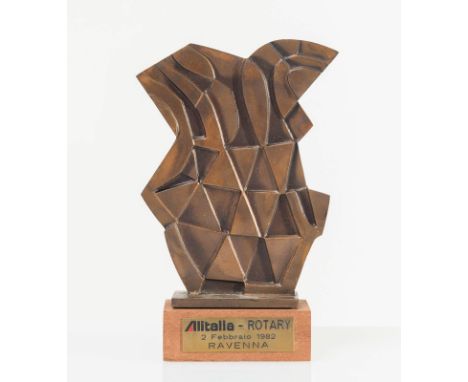 Scultura in bronzo per Alitalia, realizzata nella Fonderia Venturi Arte di Bologna, firmata alla base Consagra, esemplare 26/