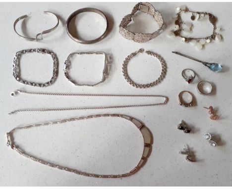 A quantity of silver jewellery to include a filigree bracelet, a bangle, 4 bracelets, 2 necklaces, 3 pairs of earrings, 2 rin