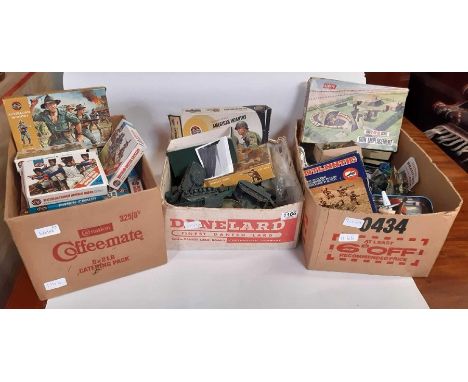 A quantity of Airfix HO-OO scale plastic military pieces including Waterloo French Cavalry; WWII Gurkhas; WWII Japanese Infan