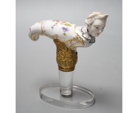 A late 18th / early 19th century Meissen ‘Frauen Kopf’ porcelain cane handle on plinth base, unmarked, 12.5cm tall