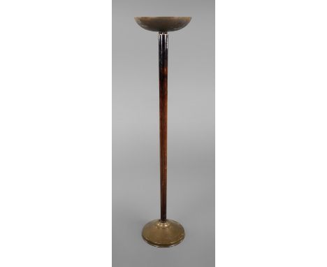 Deckenfluter Art decó1930er Jahre, Gestell aus Messing und Holz, schlanker konischer Fuß aus gedrechseltem Hartholz (Nussbaum