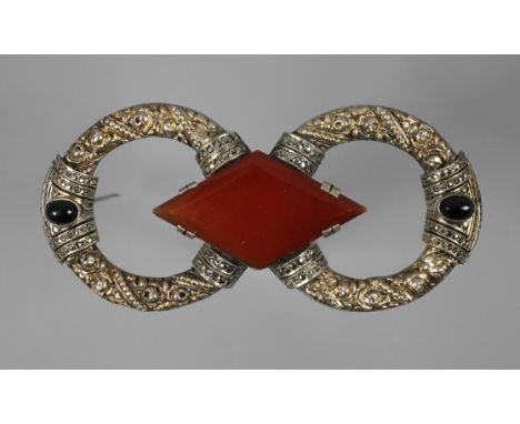 Große Brosche Art découm 1920, Silber gestempelt 935 und unleserliche Marke, Brosche in Form zweier Blütenkränze, mittig bese