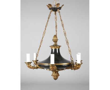 Deckenlampe im Empirestilum 1900, Bronze und Messing teils geschwärzt, an drei ornamental verzierten Ketten abgehängter Balus