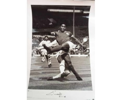 Eusebio limited edition signed print 348/500 played for Benfica and Portugal

 
