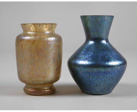 Zwei kleine Jugendstilvasenum 1900, eine Loetz Wwe., Dekor Kobalt Papillon, formgeblasen, kobaltblaues Glas mit silbergelben 
