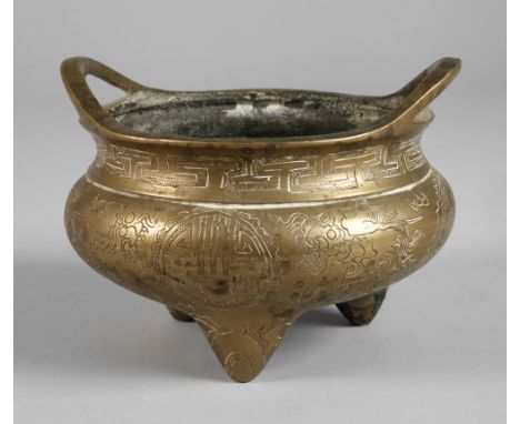 Weihrauchbrennerwohl Ende 19. Jh., Bronze gegossen und bräunlich patiniert, im Boden mit quadratischer Prägemarke, gedrungene