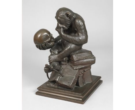 Hugo Reinhold, Affe ”Eritis Sicut Deus”Anfang 20. Jh., auf der Plinthe bezeichnet, Stukko galvanisch verkupfert und patiniert