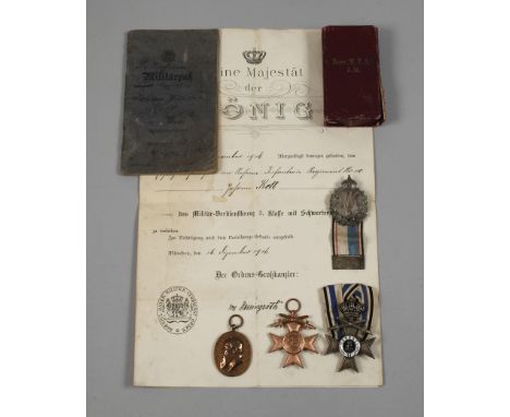 Konvolut Orden BayernMilitärverdienstkreuz 2. Klasse mit Krone und Schwertern an Einzelspange (Nadel fehlt); Militärverdienst