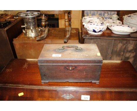 A Georgian mahogany tea caddy