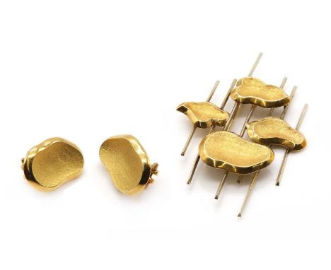 A Portuguese two colour gold brooch and earring suite,with the brooch composed of staggered white rods, overlaid with yellow 