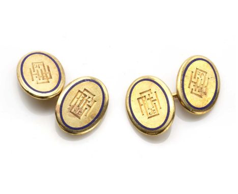A pair of American Art Deco chain link cufflinks, with each oval plate hand engraved with a central monogram, to a linear bor
