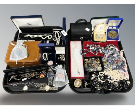 A collection of costume jewellery including golfing-themed pieces, simulated pearls, gent's Swatch stainless steel calendar w