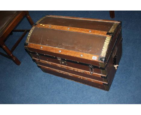 Dome top trunk