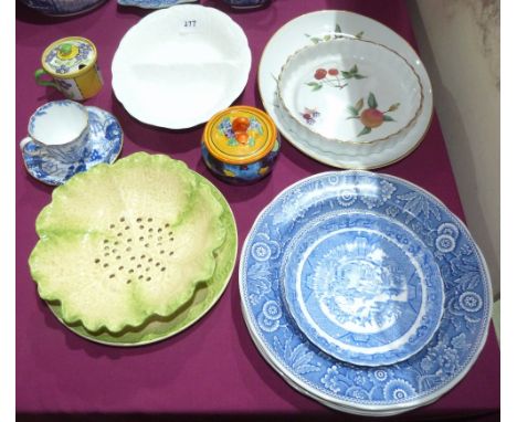 A collection of ceramics, the lot to include a Mintons salad dish and drainer, Worcester Evesham, Spode plates etc.