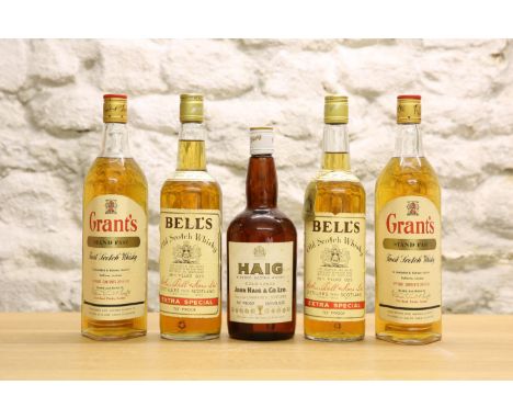 5 BOTTLES MIXED LOT PROPRIETORY SCOTCH WHISKY ALL FROM 1970'S, comprising: 2 bottles Bells ‘Afore ye Go’, 2 bottles Grant’s “