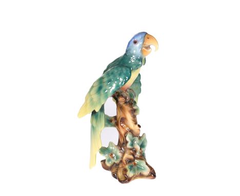 A VINTAGE ITALIAN POTTERY MODEL OF A PARROT. 49cm high