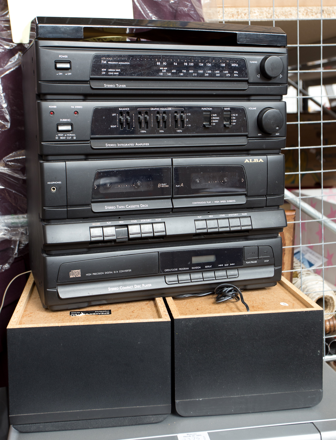 Hi-fi stereo stack system with speakers