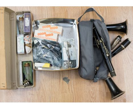 Clarinet spare parts (bag and two boxes) (3)