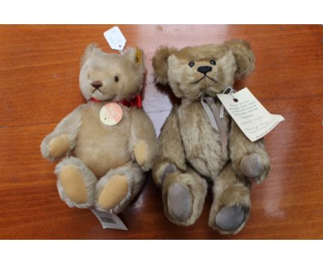 A Steiff mohair small bear (26) together with a Bo Bear (English) 'Manhatton' bear 06/30 limited edition