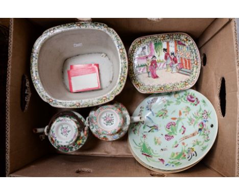 Six Oriental ceramic items to include teapots, plates and a jardiniere (6) 