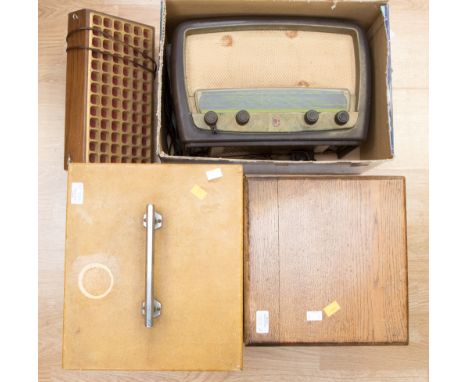 Two wooden boxes, a speaker and a radio (4) 