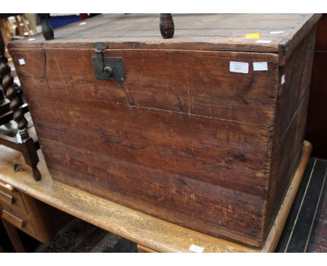 An early 20th Century pine lidded trunk
