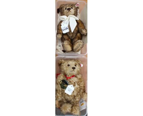 A Steiff limited edition 'The English Teddy Bear', brown tipped mohair, musical movement plays 'Land of Hope and Glory', no. 