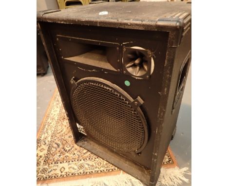 Large XL Professional Sound Enclosures speaker model XL 15AP 280watts ( no leads )