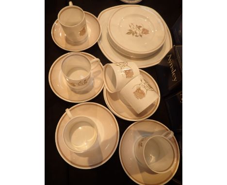 Susie Cooper Talisman C1139 six of each coffee cans saucers plates and one cake plate 1959 - 1966 