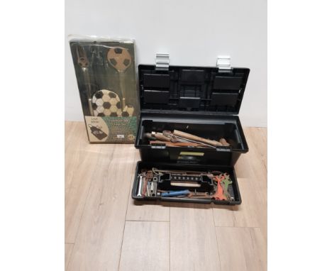 TOOL BOX CONTAINING VINTAGE TOOLS AND BOXED BBQ TOOL SET