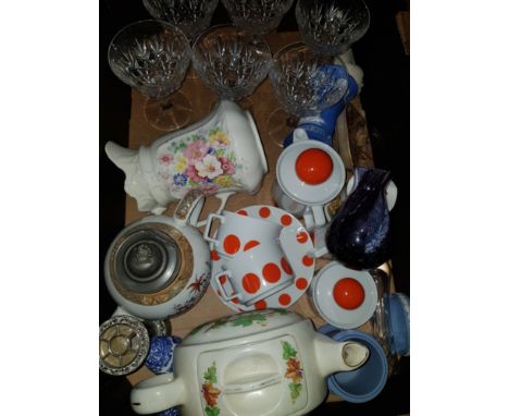 A BOX OF ASSORTED WARE INC CAITHNESS VASE AND WEDGWOOD ETC