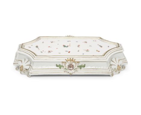 A very rare Meissen stand from the Sulkowski Service, circa 1738Possibly modelled by J.F. Eberlein, of rectangular form with 